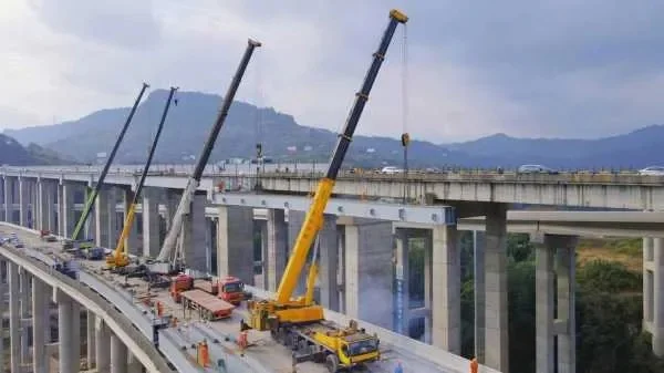 跨高速路桥梁建造步骤详解