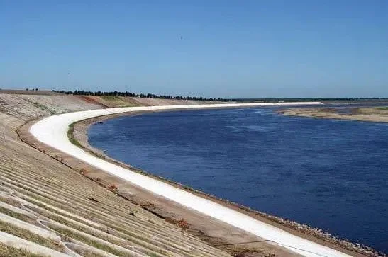 直线河堤建设步骤与高速路规划技巧详解